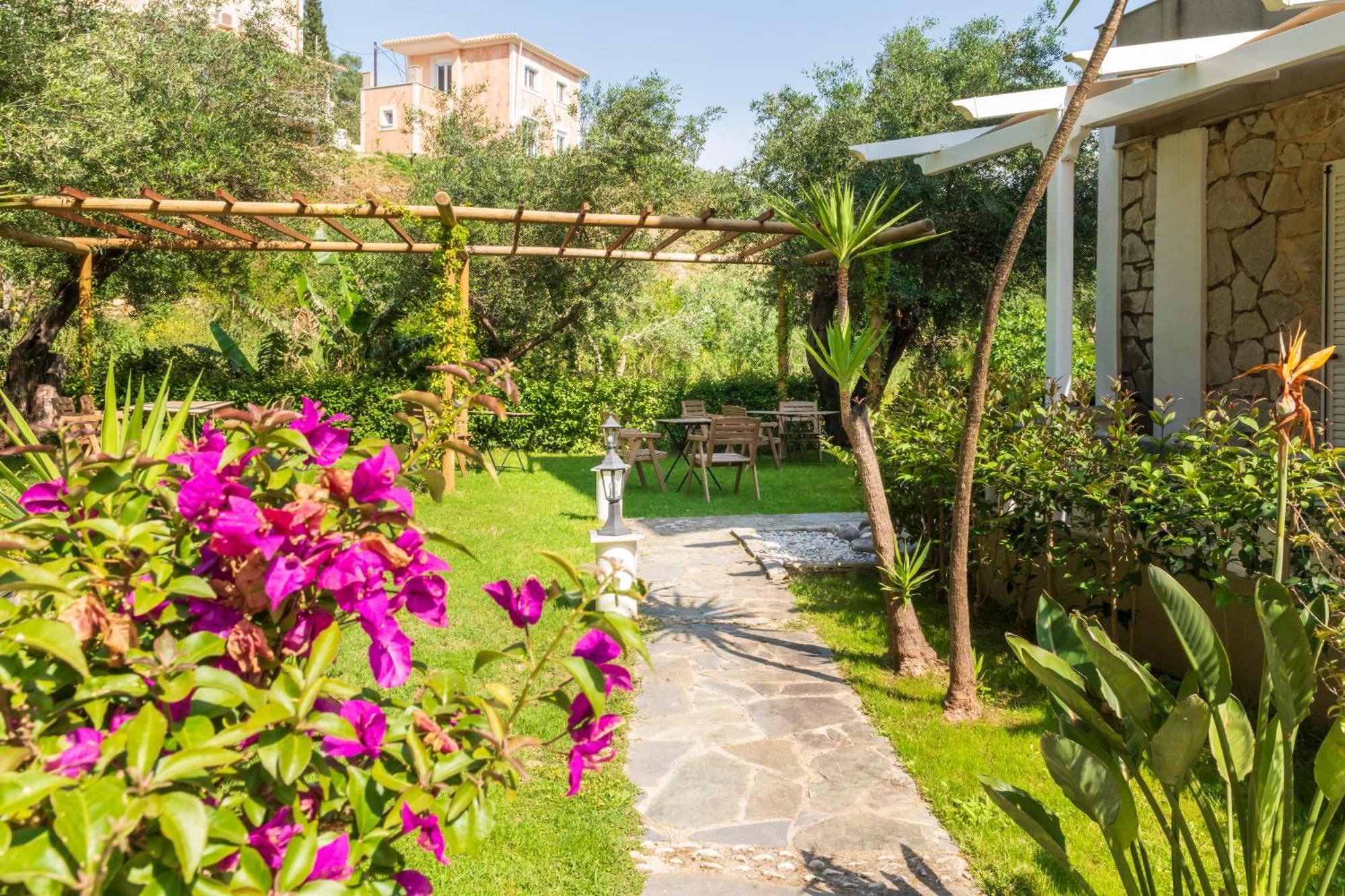 Aparthotel Golden Sun à Parga Extérieur photo