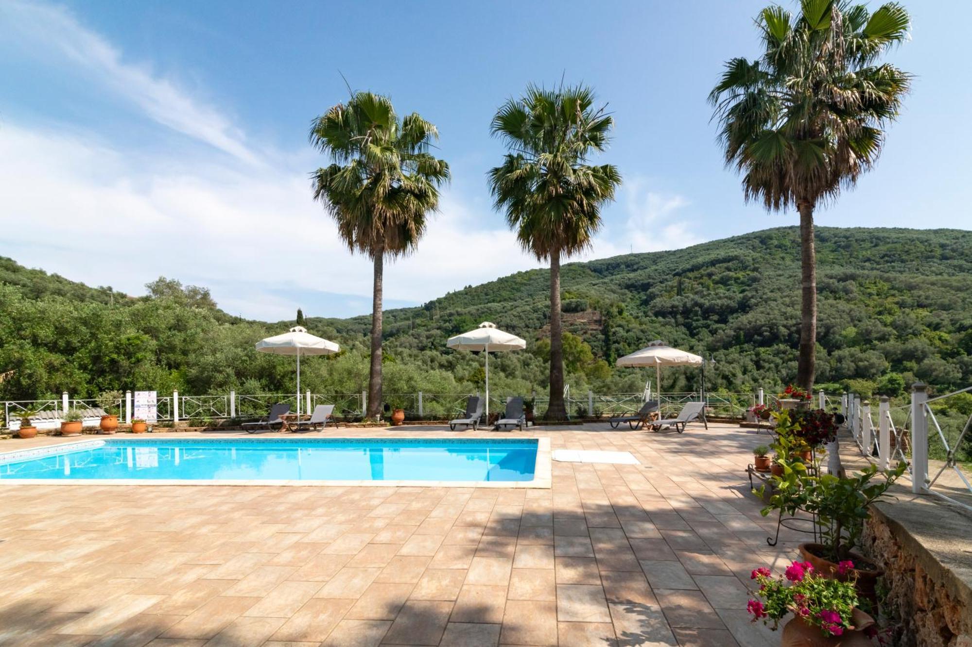 Aparthotel Golden Sun à Parga Extérieur photo